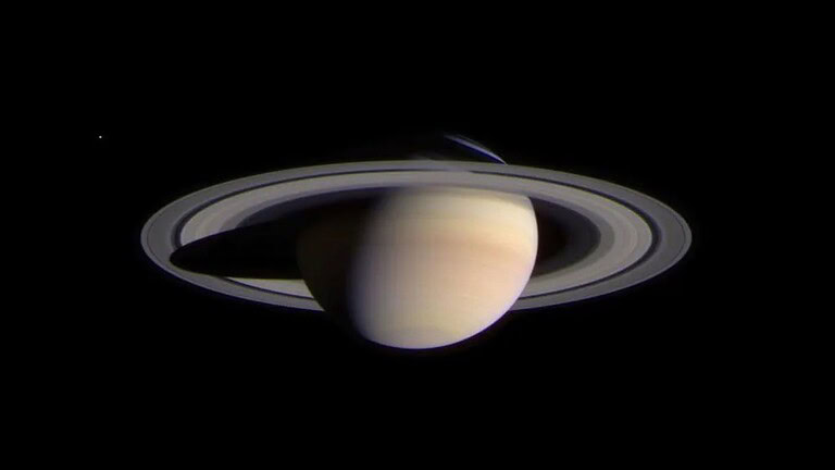Saturno, svelato il mistero della sua rotazione grazie al telescopio Webb