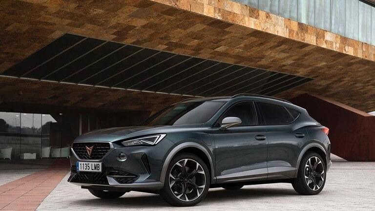 SUV, ormai è mania assoluta: anche gli usati vanno a ruba, ecco i più venduti online
