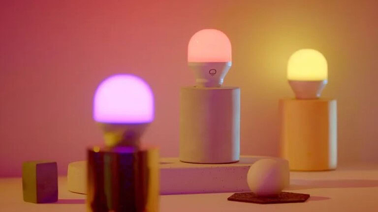 Google Home, un bug fa sparire i colori dalle lampadine smart