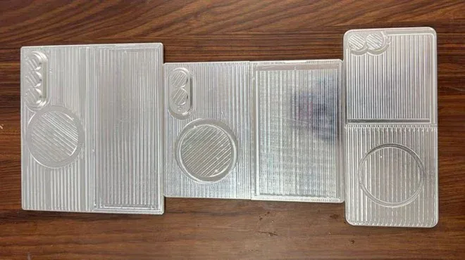 Samsung Galaxy Z Fold 8 Wide: il dummy svela le reali proporzioni_1