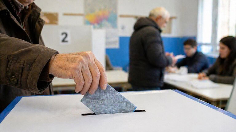 Votare allunga la vita: lo studio svela la strana correlazione