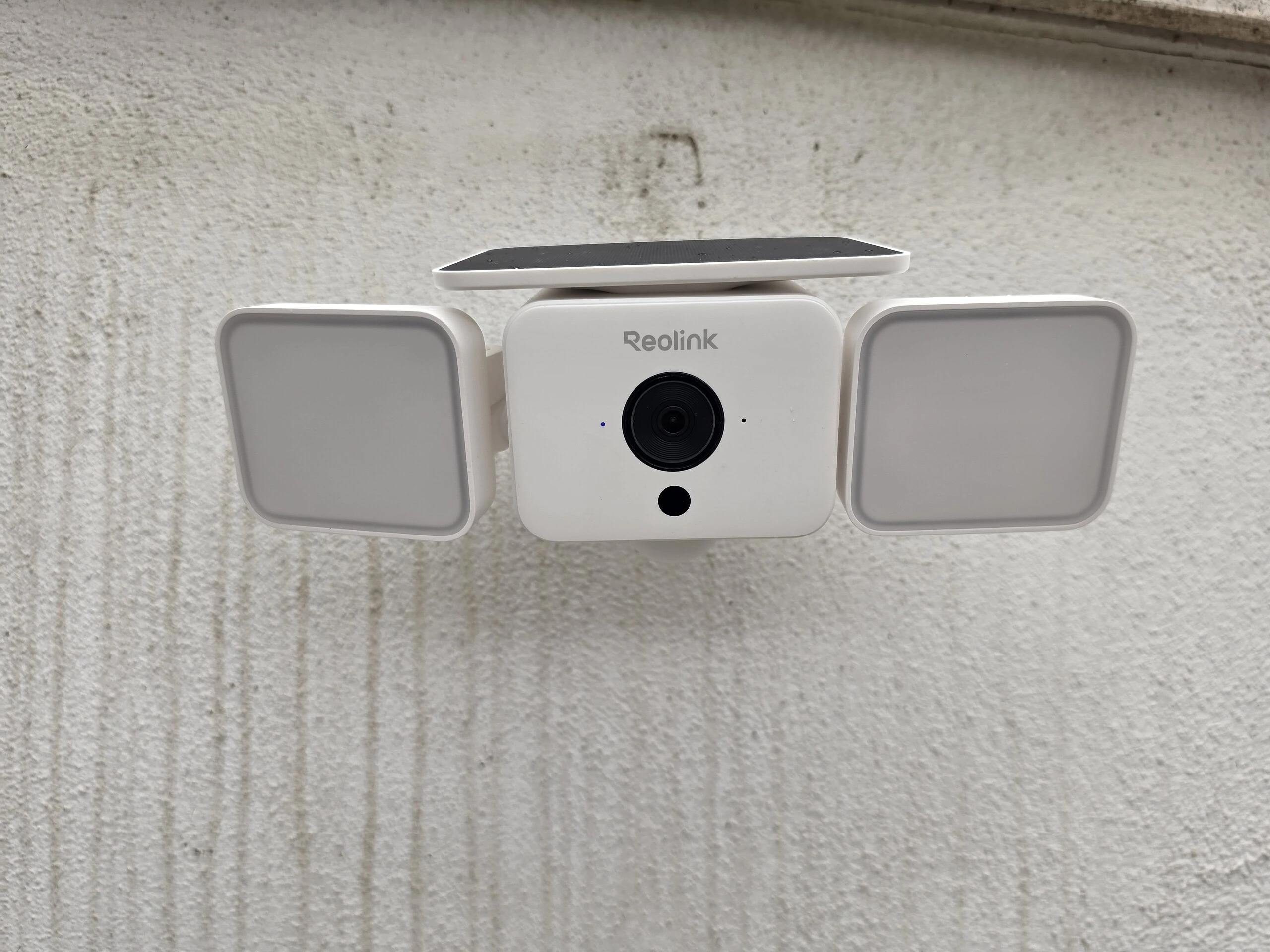 Reolink Solar Floodlight Cam - dettaglio Reolink Solar Floodlight Cam - dettaglio