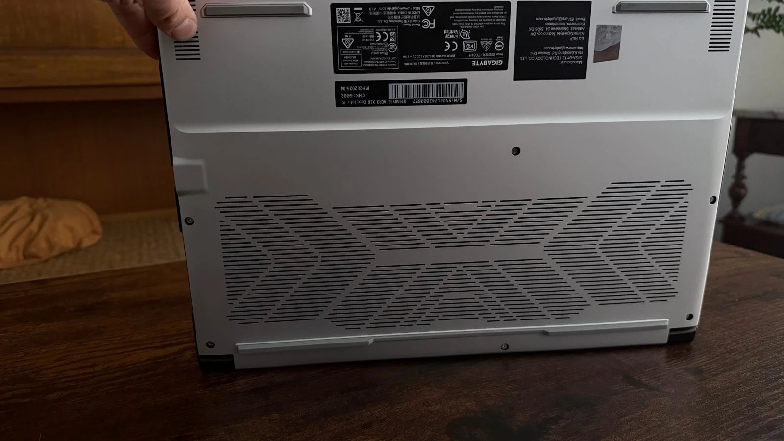 Gigabyte X16