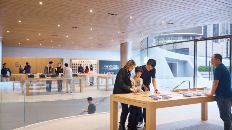 Apple Watch: il ripristino software si farà in negozio, addio spedizioni_1