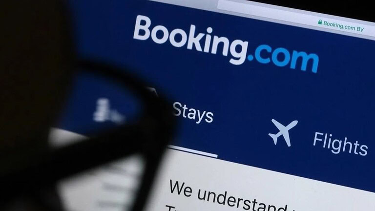 Booking: ecco come funziona la truffa con i criminali che si fingono hotel