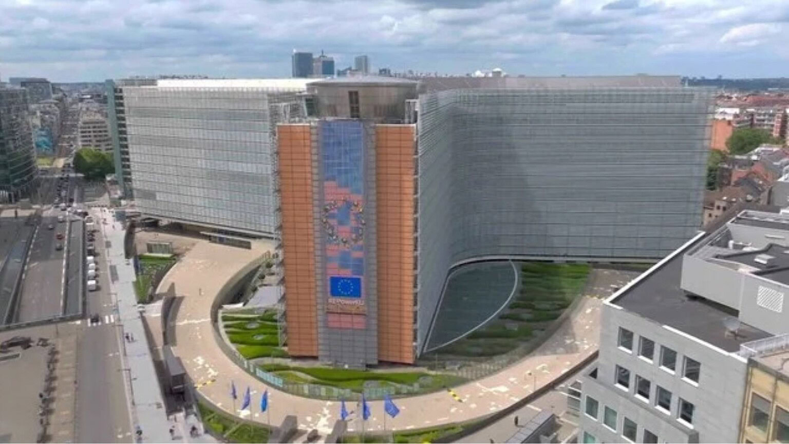 Signal: la Commissione Europea ordina lo stop alle chat dei funzionari