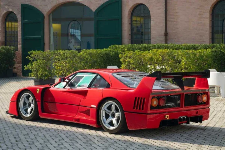 Ferrari F40 by Hamann trovata in un fienile, ora va all'asta