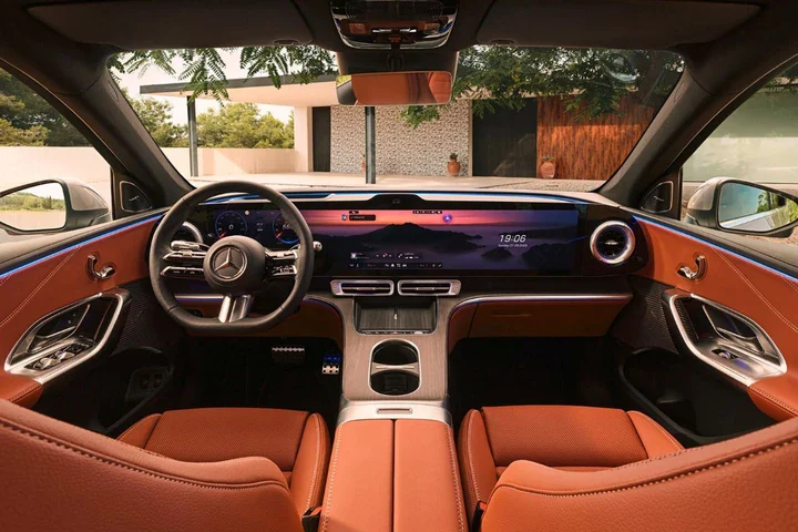 Mercedes GLC L: il SUV elettrico a 6 posti solo per la Cina_2