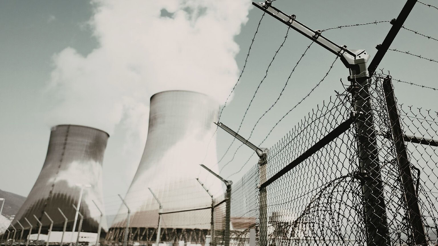 Iran sotto attacco nucleare: cosa potrebbe succedere con la loro distruzione dei centri nucleari