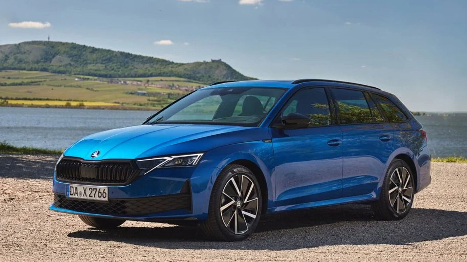 Skoda Octavia full hybrid: ecco cosa cambia da quest'anno
