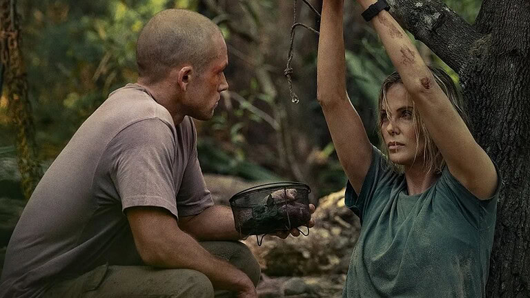 Apex su Netflix: il thriller in montagna che funziona solo a metà