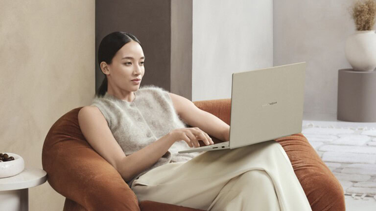 ASUS Zenbook A14 è disponibile in Italia, A16 in arrivo a maggio