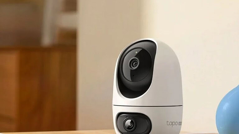 TP-Link Tapo C245D: la videocamera con doppio obiettivo 2K