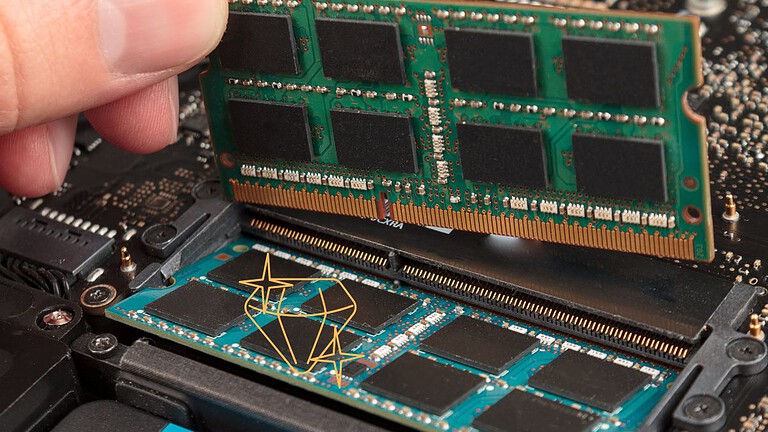 RAM introvabile: uno youtuber prova a produrla in casa, ecco com'è andata