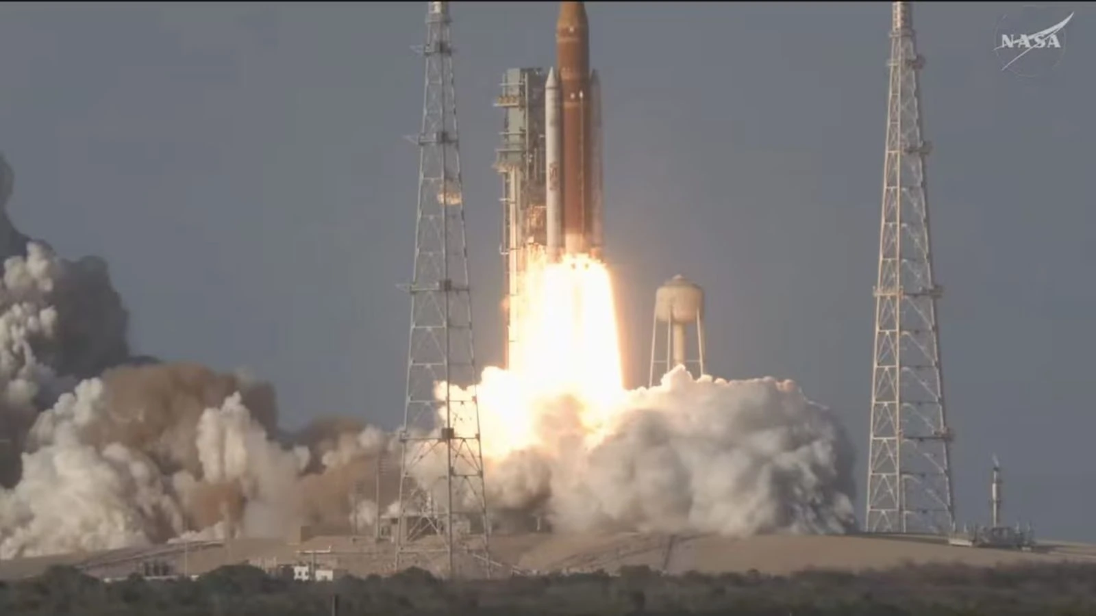Artemis II abbandona l'orbita terrestre: è ufficialmente in viaggio verso la Luna