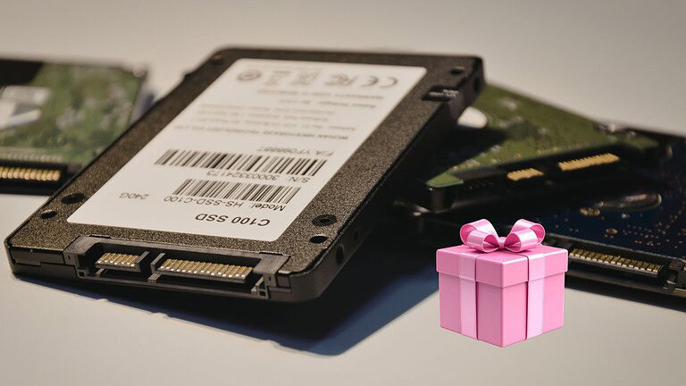 Ordina un SSD e ne riceve dieci: errore da quasi 1.800 euro