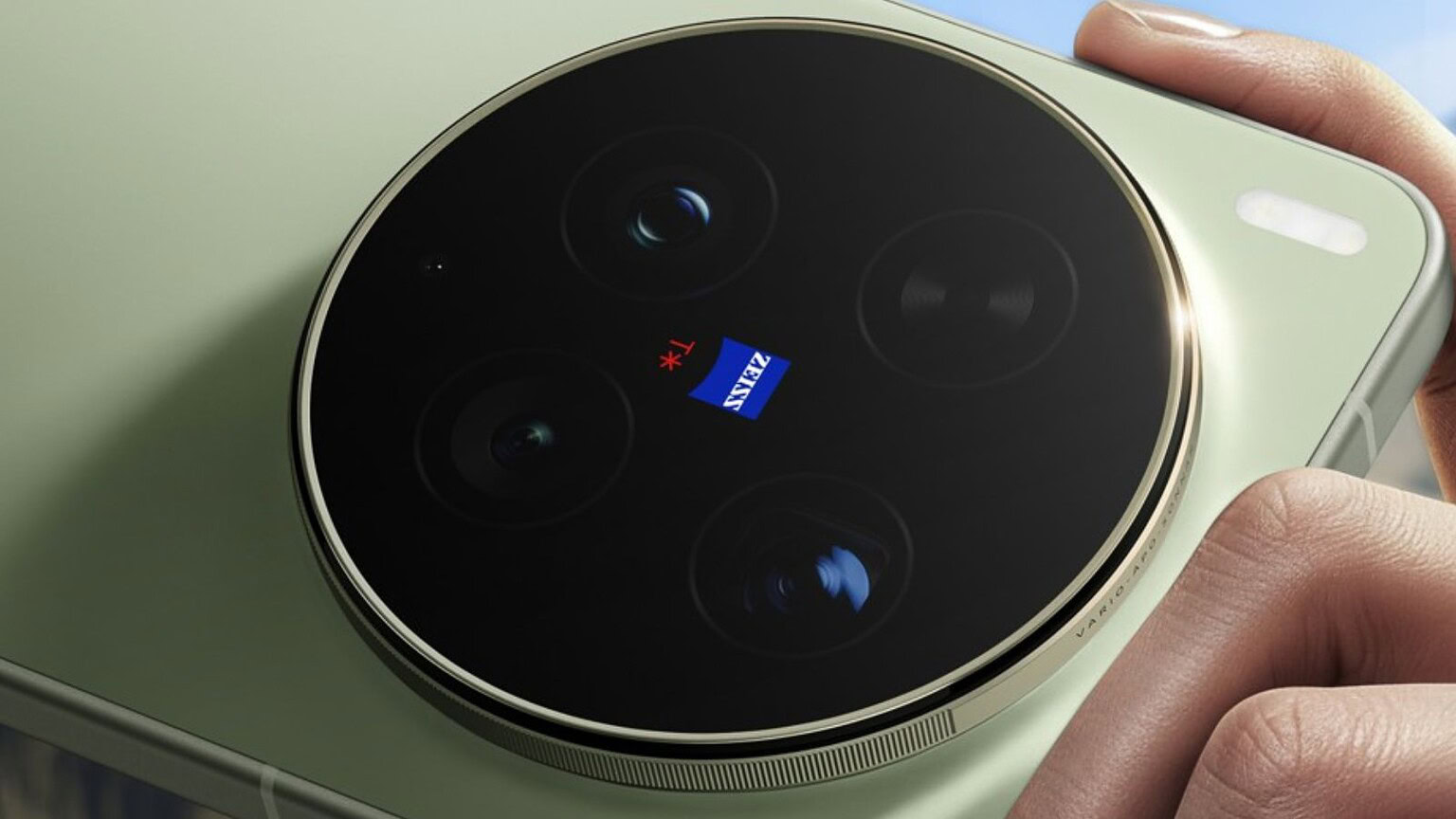 vivo X300 Ultra: il flagship con ZEISS Master Lenses Collection arriva in Italia