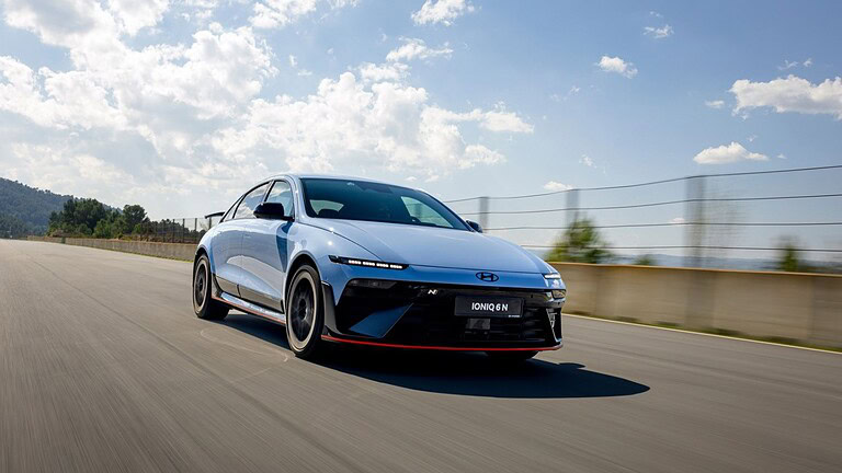 Hyundai IONIQ 6 N è ufficiale: 650 CV e anima racing elettrica