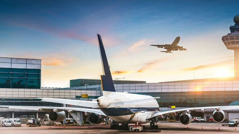 Aeroporti italiani senza carburante: Brindisi a secco, la situazione