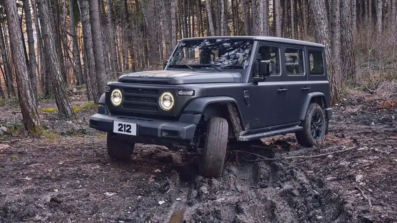 EMC 212 diesel EMC 212 diesel arriva in Italia: è il SUV "low cost" che piace a tutti_2