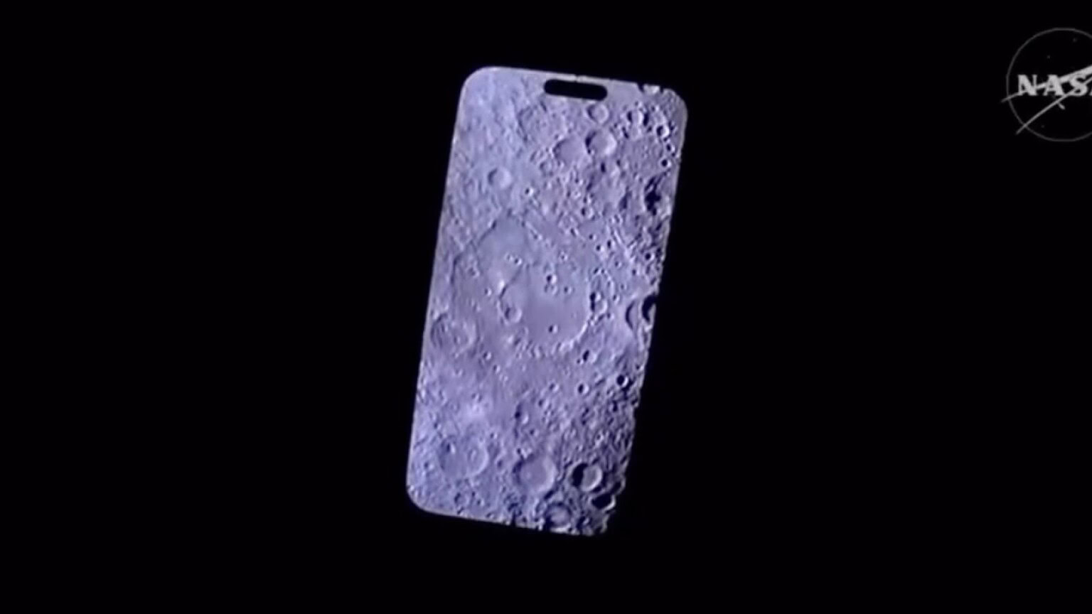 iPhone 17 Pro Max nello spazio: la foto della Luna che sta stupendo tutti