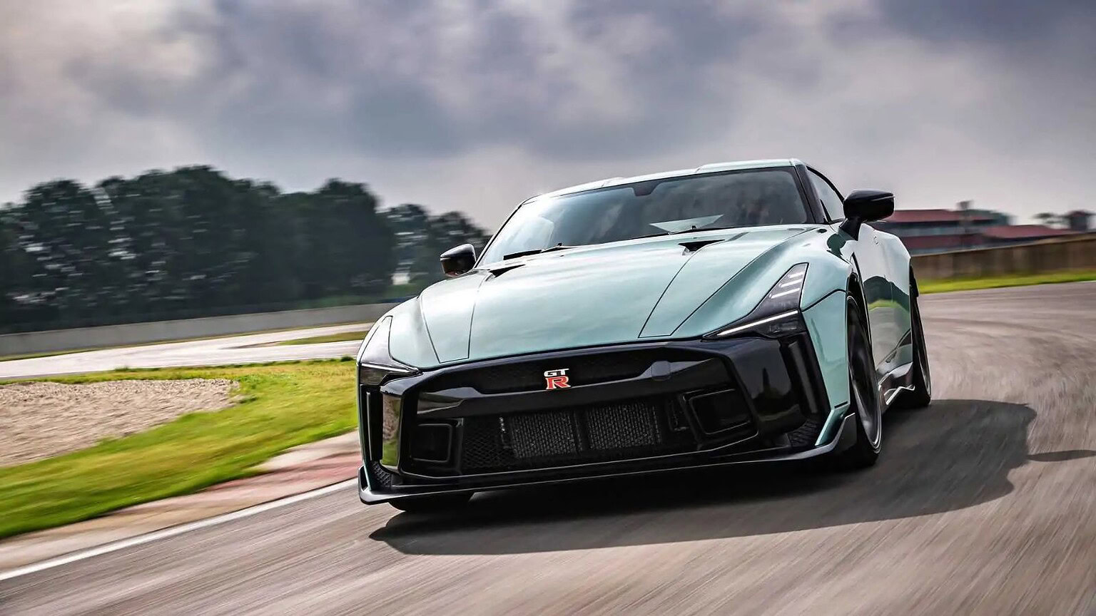 Nissan GT-R R36, ritorno entro il 2030: sarà ibrida, ma il motore VR38 non muore