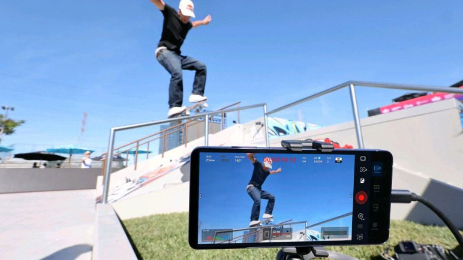 Samsung Galaxy S26 Ultra filma in diretta lo skateboard professionistico