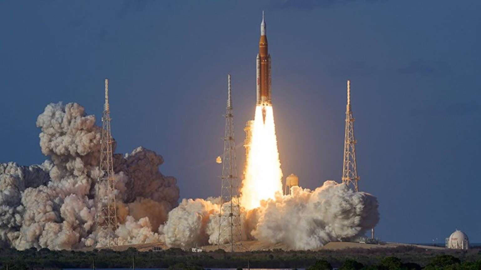 Artemis II: Orion pilotata manualmente nello spazio profondo