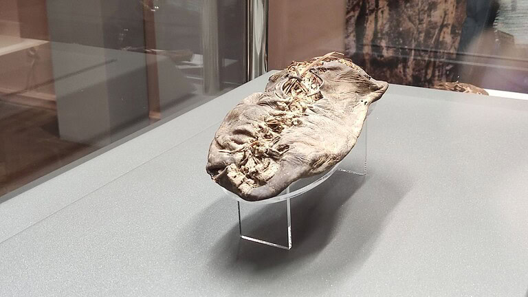 Areni-1, la scarpa di 5.500 anni che non dovrebbe esistere - scarpa Areni-1