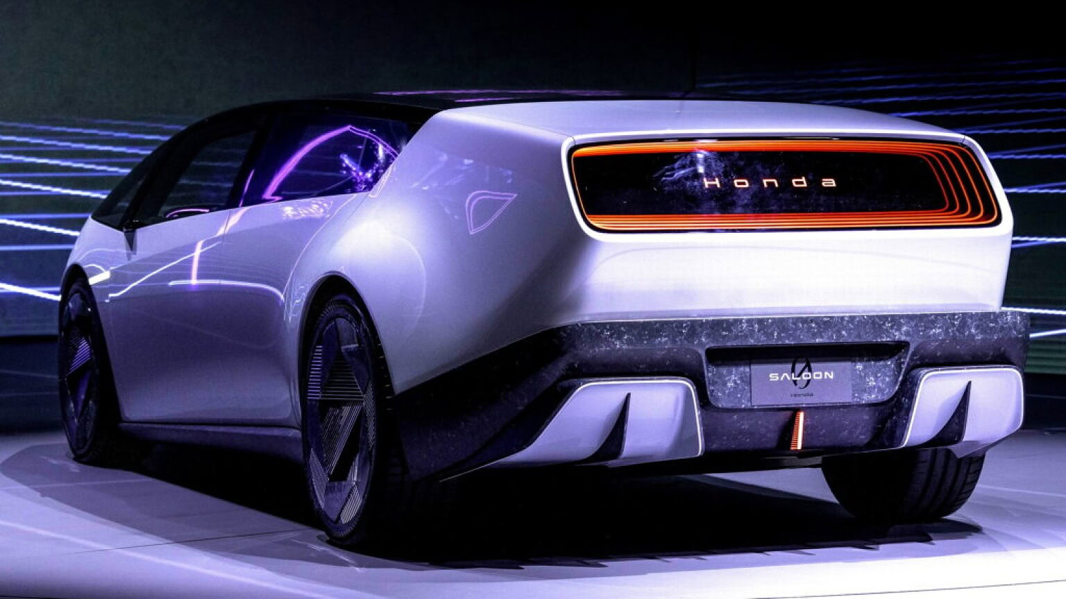Auto elettriche: la strategia dei costruttori si spacca in due - strategia EV costruttori