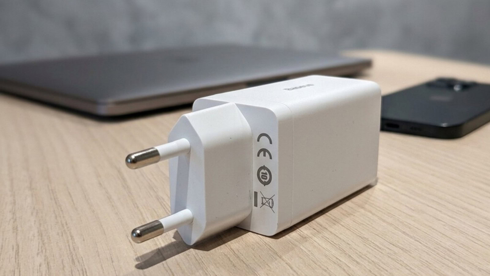 USB-C obbligatorio sui portatili dal 28 aprile: cosa cambia davvero