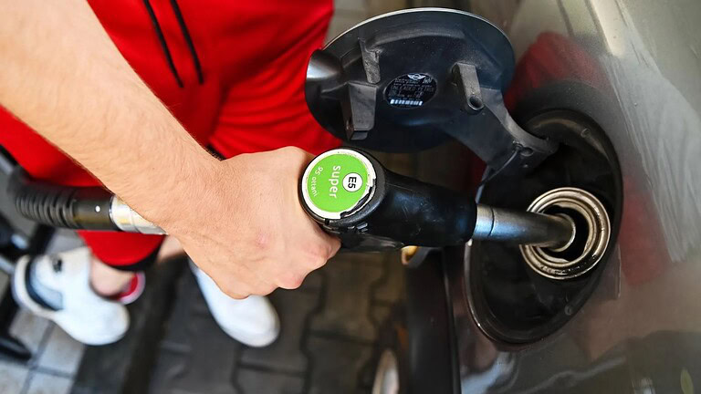 Caro benzina: esiste già un rimborso mensile, ecco dove