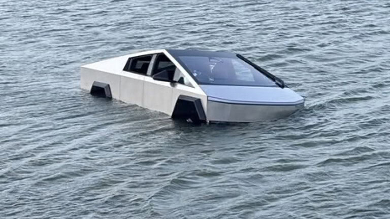 Tesla Cybertruck finisce in un lago: il test acquatico fallisce
