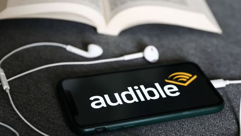 Audible compie 10 anni: la classifica degli audiolibri più amati
