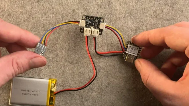 Sensore smart mimetico nascosto in una cornice IKEA: lo ha creato uno YouTuber