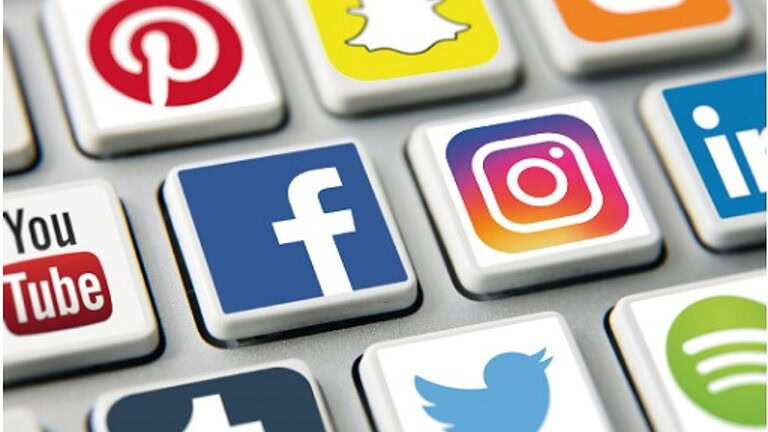 Social network: Grecia pronta a eliminare l'anonimato
