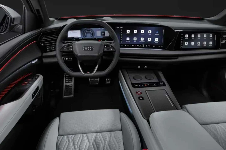 Audi Q9 interni