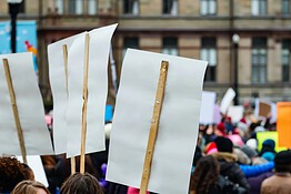 Movimento anti-AI in crescita: da PauseAI a StopAI, chi vuole fermare l’intelligenza artificiale