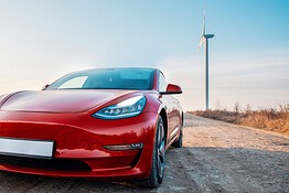 Tesla brevetta una micro palpebra per pulire le telecamere delle auto