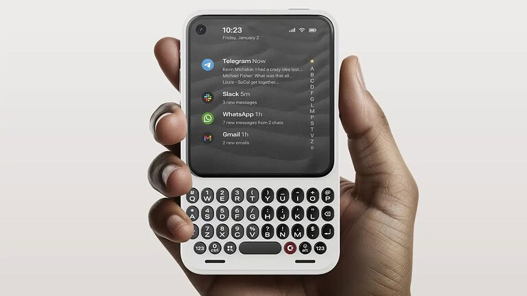 Clicks Communicator avrà Android 17 e una batteria di livello