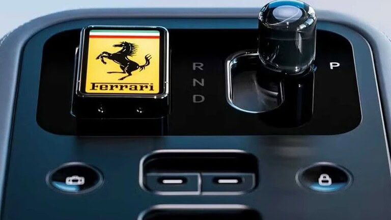 Ferrari, ritorno del cambio manuale con frizione simulata: c'è polemica