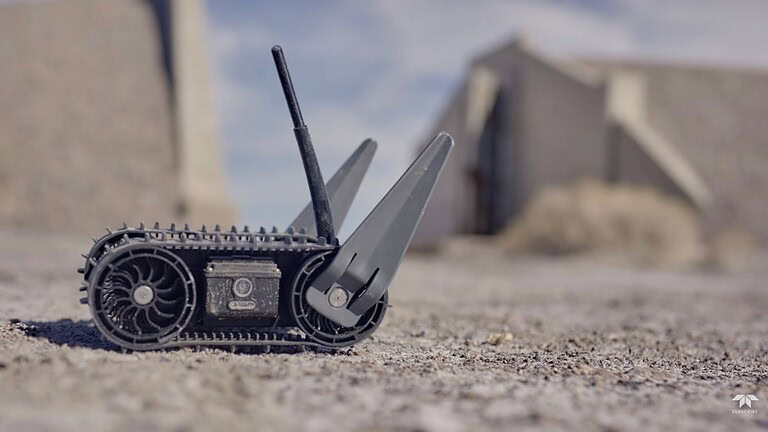 Mini robot spia cingolato ufficiale: utile per andare in battaglia