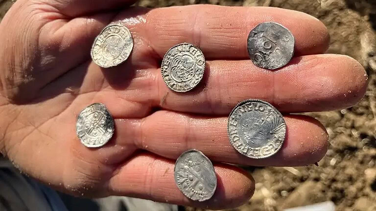 Tesoro vichingo con 3.000 monete scoperto in Norvegia