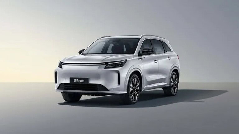 DFSK E5 Plus arriva in Italia: SUV plug-in 7 posti a prezzo shock