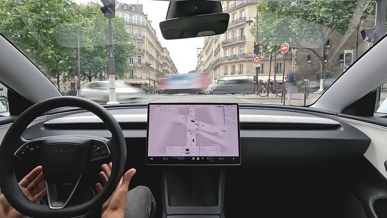 Tesla FSD attraversa gli USA senza intervento umano: il dato incredibile