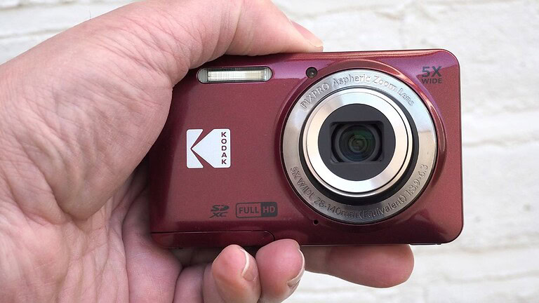 Giappone: fotocamere vecchie battono i nuovi modelli nelle vendite
