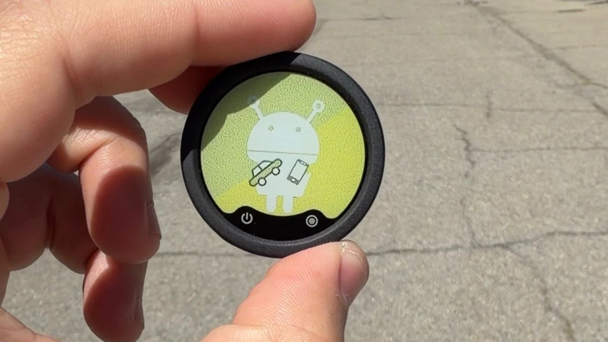 Insta360 Mic Pro: un microfono wireless top di gamma con display personalizzabile