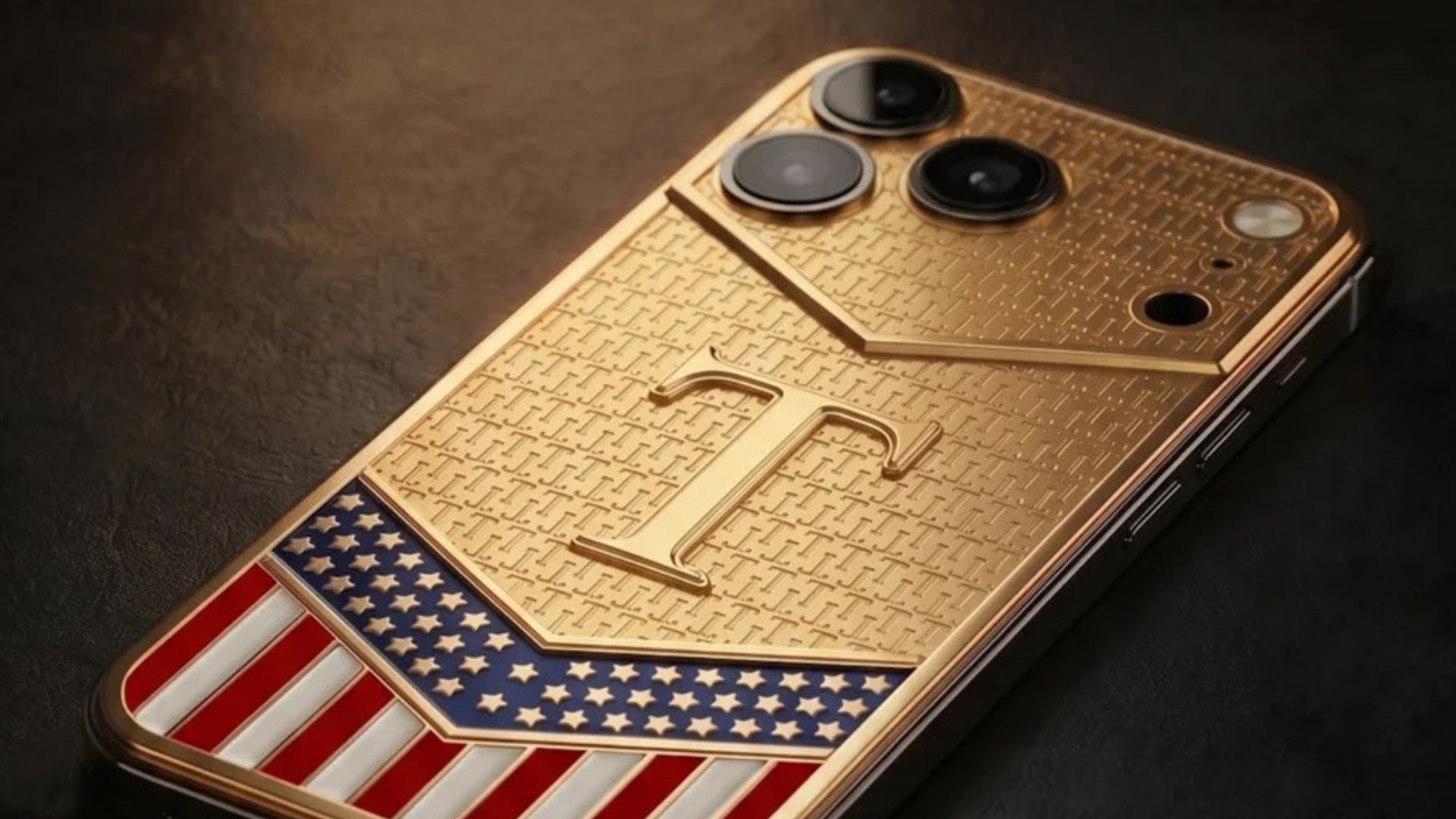 Trump Phone in oro 24 carati: è un iPhone 17 Pro Max da 11.000 dollari