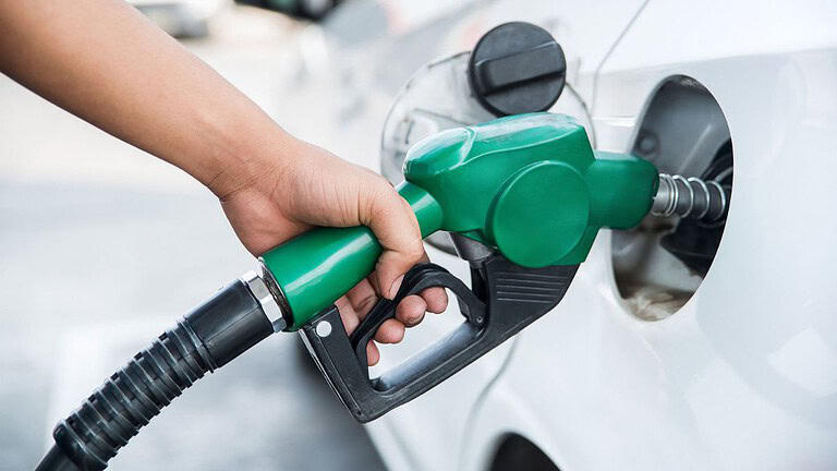 Carburanti, il decreto diventa legge ma il taglio delle accise convince poco