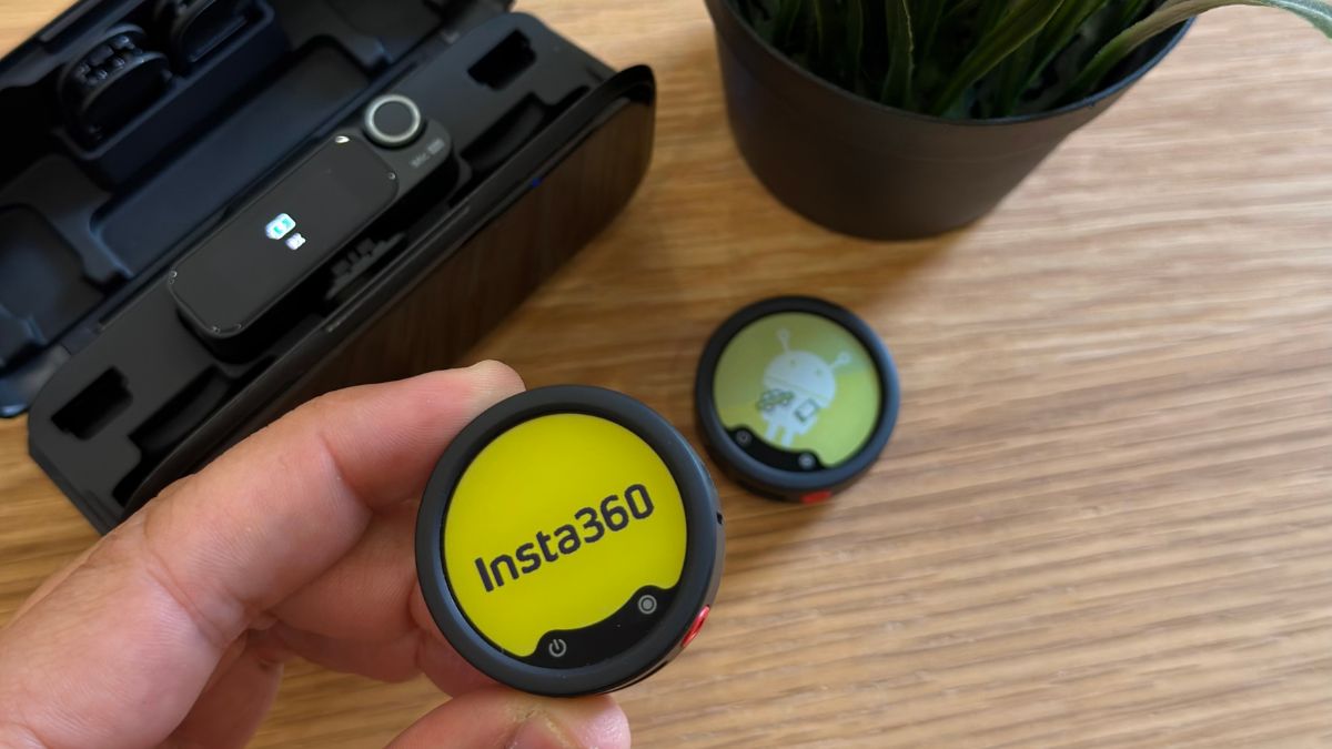 Insta360 Mic Pro: un microfono wireless top di gamma con display personalizzabile